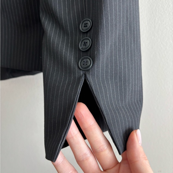 Bebe Vintage Blazer Black Pinstripe size 8 Cropped - Picture 7 of 15